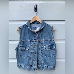 Levi’s button up vest